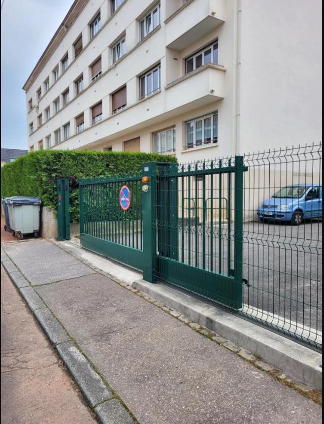 Le Nid Des Ducs Dijon Exterior foto